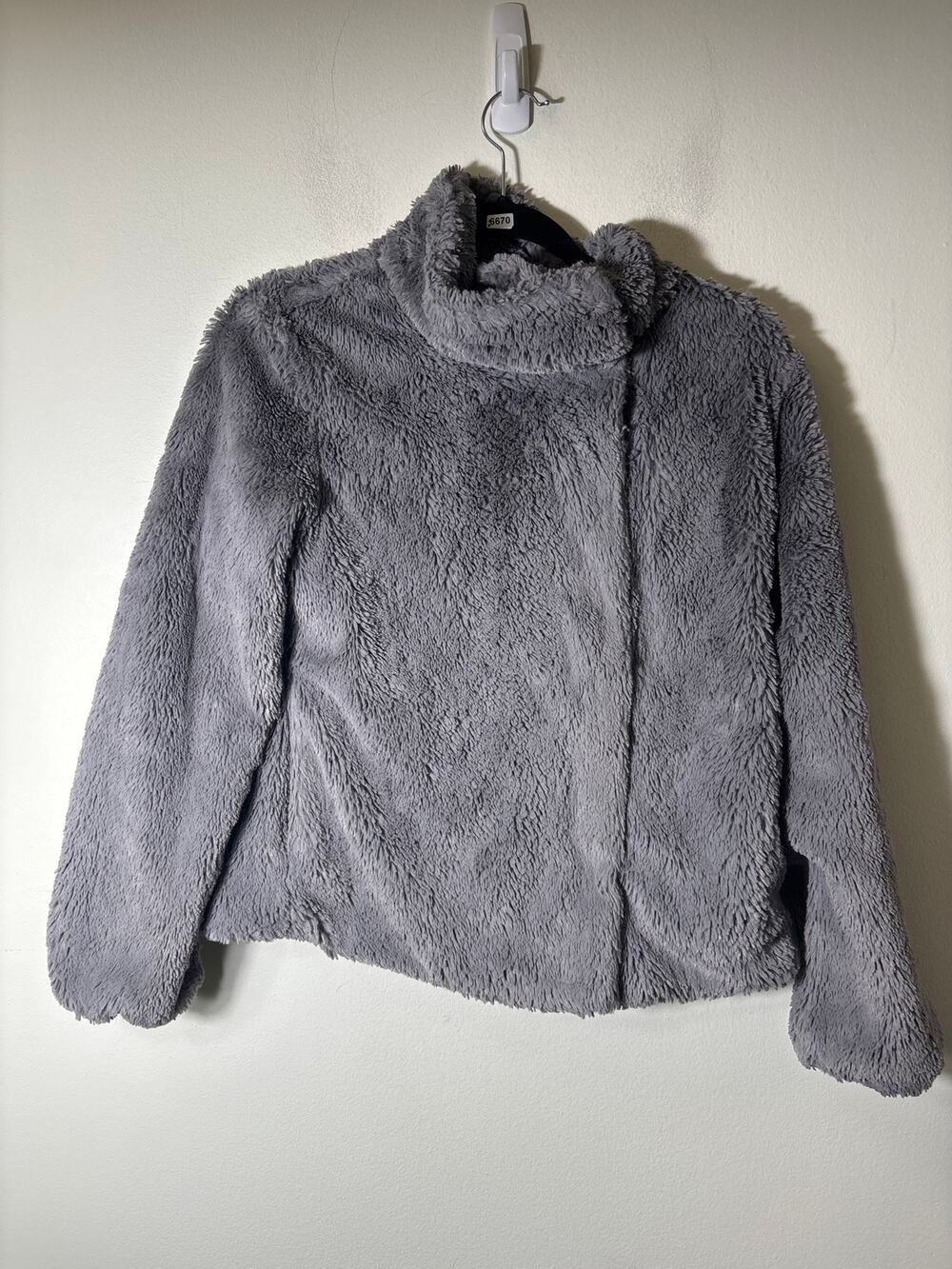 Patagonia Gray Furry Zip Up Jacket Sz S